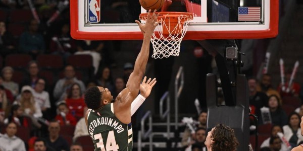 季前赛-字母哥13+10多森姆22分 雄鹿擒公牛