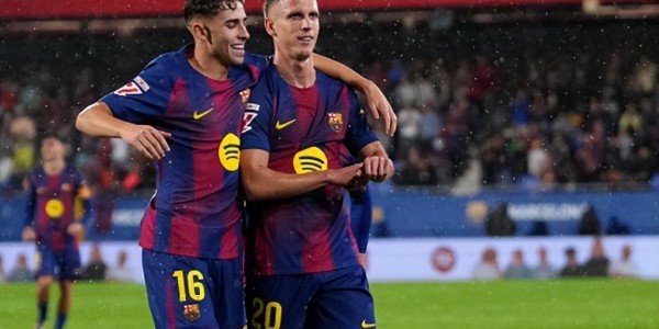 西甲第10轮将上演一场万众瞩目的巅峰对决，西甲豪门巴塞罗那做客挑战银河战舰皇家马德里