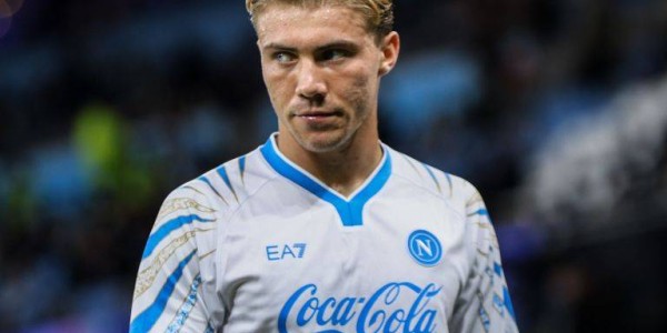 战术与激情的碰撞：揭开欧冠决赛背后的技术秘密与球员故事